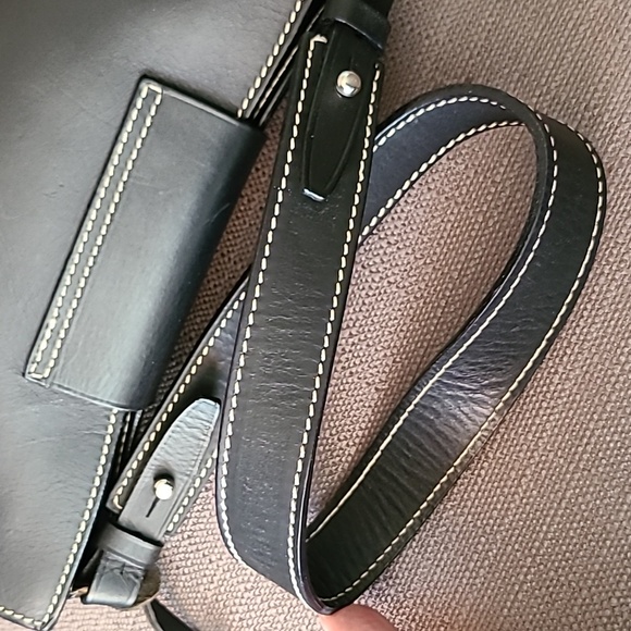 Dooney & Bourke - Alto Ring Flap Italian vachetta shoulder bag - Picture 6 of 12